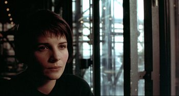 Movie still from “Three Colors: Blue” (1993), directed by Krzysztof Kieslowski – Close Up shot, Over the shoulder angle