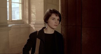 Movie still from “Three Colors: Blue” (1993), directed by Krzysztof Kieslowski – Close Up shot, High angle