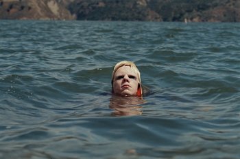 Movie still from “The Kid Laroi - Bleed” (2023), directed by Ramez Silyan – Extreme Wide shot, High angle