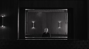 Movie still from “The Smile - Wall Of Eyes” (2023), directed by Paul Thomas Anderson – Wide shot, Low angle