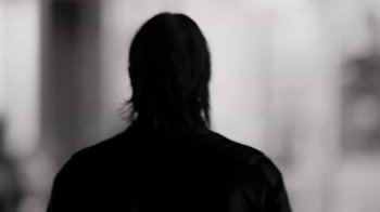 Movie still from “The Smile - Wall Of Eyes” (2023), directed by Paul Thomas Anderson – Close Up shot, Low angle