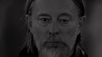 Movie still from “The Smile - Wall Of Eyes” (2023), directed by Paul Thomas Anderson – Close Up shot, High angle