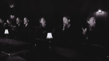 Movie still from “The Smile - Wall Of Eyes” (2023), directed by Paul Thomas Anderson – Medium shot, High angle