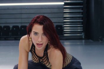 Movie still from “Dua Lipa - Houdini” (2023), directed by Manu Cossu – Close Up shot, High angle