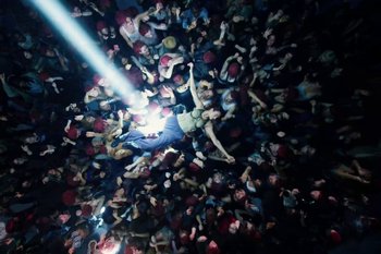 Movie still from “Dua Lipa - Houdini” (2023), directed by Manu Cossu – Extreme Wide shot, Overhead angle