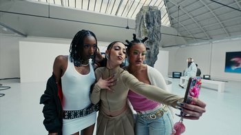 Movie still from “Audrey Nuna - Locket” (2023), directed by Valentin Petit – Medium shot, High angle