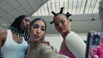 Movie still from “Audrey Nuna - Locket” (2023), directed by Valentin Petit – Extreme Close Up shot, High angle