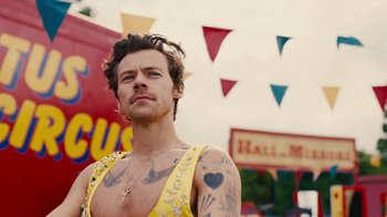 Movie still from “Harry Styles - Daylight” (2023), directed by Tanu Muiño – Close Up shot, Low angle