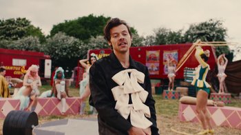 Movie still from “Harry Styles - Daylight” (2023), directed by Tanu Muiño – Medium shot, Over the shoulder angle