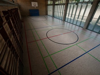 Movie still from “Paul Kalkbrenner - Schwer” (2023), directed by Jovan Todorović – Extreme Wide shot, Overhead angle