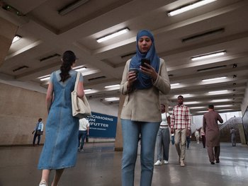 Movie still from “Paul Kalkbrenner - Schwer” (2023), directed by Jovan Todorović – Wide shot, Low angle