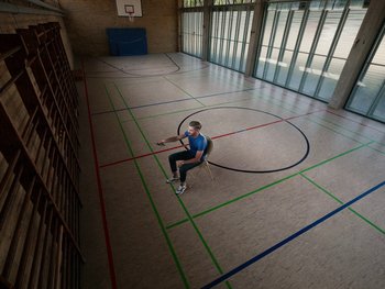 Movie still from “Paul Kalkbrenner - Schwer” (2023), directed by Jovan Todorović – Extreme Wide shot, High angle