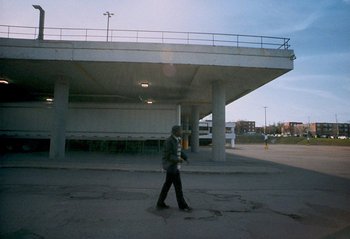 Movie still from “Skiifall - 2 Charming” (2023), directed by rubberband. – Extreme Wide shot, Low angle