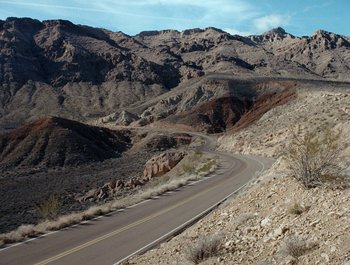 Movie still from “Jesse - Rainbow” (2023), directed by Ramez Silyan – Extreme Wide shot, High angle