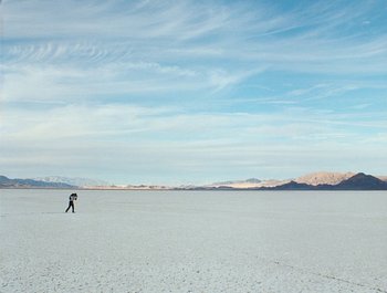 Movie still from “Jesse - Rainbow” (2023), directed by Ramez Silyan – Extreme Wide shot, High angle