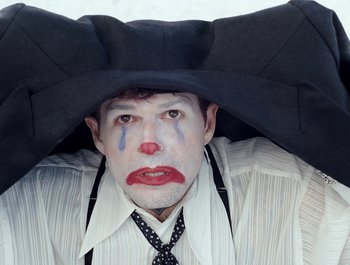 Movie still from “Jesse - Rainbow” (2023), directed by Ramez Silyan – Close Up shot, Overhead angle