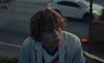 Movie still from “The Kid LAROI - …Growing Up” (2023), directed by Ramez Silyan – Close Up shot, Over the shoulder angle