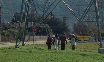 Movie still from “The Kid LAROI - …Growing Up” (2023), directed by Ramez Silyan – Extreme Wide shot, Low angle