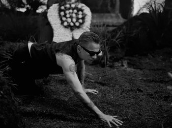 Movie still from “Depeche Mode - Ghosts Again” (2023), directed by Anton Corbijn – Wide shot, High angle