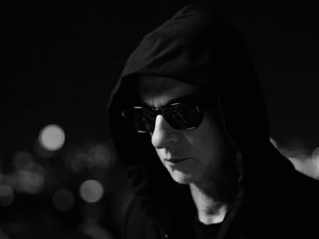 Movie still from “Depeche Mode - Ghosts Again” (2023), directed by Anton Corbijn – Close Up shot, Low angle