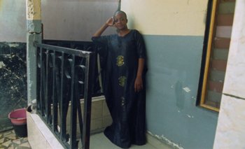 Movie still from “Oko Ebombo - Nalingi Yo” (2022), directed by Frank Lebon – Medium shot, High angle