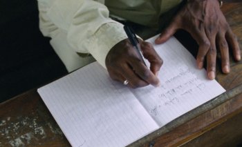 Movie still from “Oko Ebombo - Nalingi Yo” (2022), directed by Frank Lebon – Extreme Close Up shot, High angle