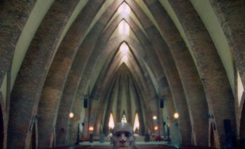 Movie still from “Oko Ebombo - Nalingi Yo” (2022), directed by Frank Lebon – Extreme Wide shot, Overhead angle