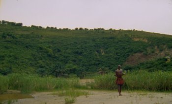 Movie still from “Oko Ebombo - Nalingi Yo” (2022), directed by Frank Lebon – Extreme Wide shot, High angle