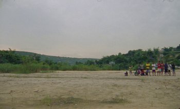 Movie still from “Oko Ebombo - Nalingi Yo” (2022), directed by Frank Lebon – Extreme Wide shot, High angle