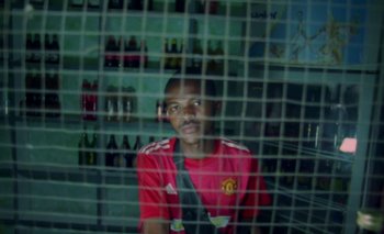 Movie still from “Oko Ebombo - Nalingi Yo” (2022), directed by Frank Lebon – Medium shot, Low angle