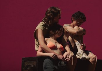 Movie still from “Lila Drew - Bad Juice” (2022), directed by Vincent Haycock – Medium shot, High angle