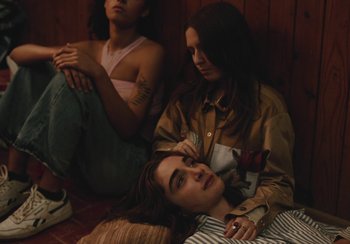 Movie still from “Lila Drew - Bad Juice” (2022), directed by Vincent Haycock – Medium shot, High angle