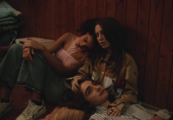 Movie still from “Lila Drew - Bad Juice” (2022), directed by Vincent Haycock – Medium shot, High angle