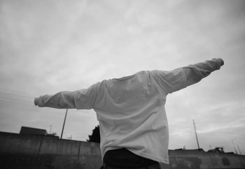 Movie still from “Maxo - 48” (2022), directed by Vincent Haycock – Medium shot, Low angle