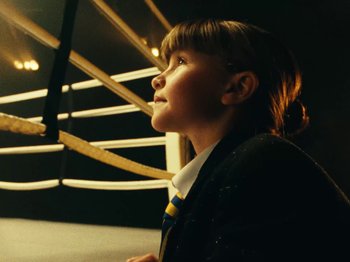 Movie still from “Black Midi - Sugar/Tzu” (2022), directed by Noel Paul – Close Up shot, High angle