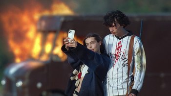 Movie still from “Glaive - Minnesota” (2022), directed by Ramez Silyan – Medium shot, Low angle