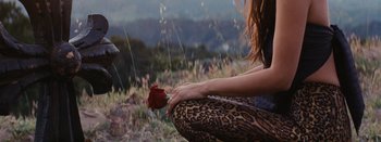 Movie still from “Jesse Jo Stark - So Bad” (2022), directed by Ramez Silyan – Medium shot, High angle