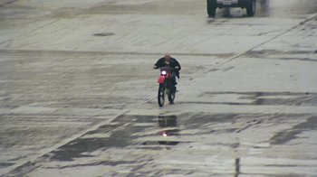 Movie still from “Pendant - Static Dream” (2022), directed by Ramez Silyan – Extreme Wide shot, High angle