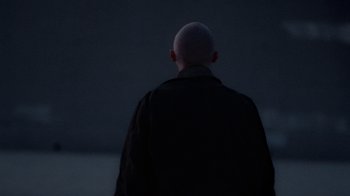 Movie still from “Pendant - Static Dream” (2022), directed by Ramez Silyan – Medium shot, Low angle