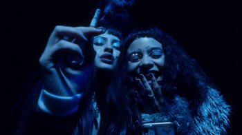 Movie still from “Pendant - Static Dream” (2022), directed by Ramez Silyan – Close Up shot, Overhead angle