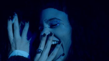 Movie still from “Pendant - Static Dream” (2022), directed by Ramez Silyan – Close Up shot, Low angle