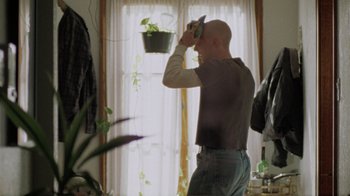 Movie still from “Pendant - Static Dream” (2022), directed by Ramez Silyan – Medium shot, Over the shoulder angle