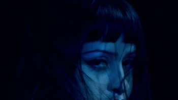 Movie still from “Pendant - Static Dream” (2022), directed by Ramez Silyan – Extreme Close Up shot, Overhead angle