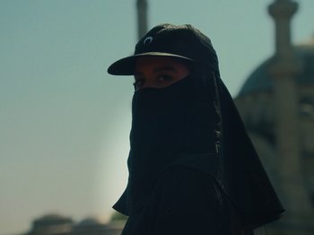 Movie still from “Marina Satti - Yiati Pouli M” (2022), directed by Alexis Gómez – Close Up shot, Low angle