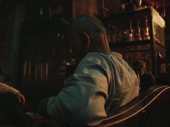 Movie still from “Marina Satti - Yiati Pouli M” (2022), directed by Alexis Gómez – Medium shot, Over the shoulder angle