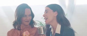 Movie still from “Haim - Lost Track” (2022), directed by Paul Thomas Anderson – Close Up shot, Low angle