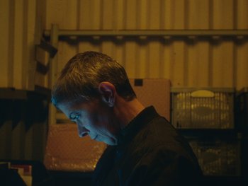 Movie still from “Stephan Moccio - Halston” (2022), directed by João Retorta – Close Up shot, Low angle