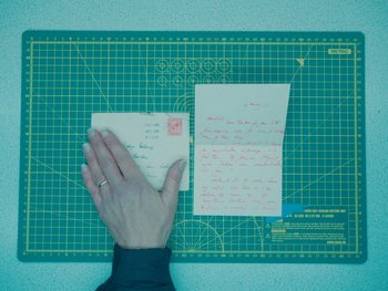 Movie still from “Stephan Moccio - Halston” (2022), directed by João Retorta – Extreme Close Up shot, Overhead angle