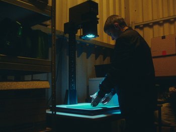 Movie still from “Stephan Moccio - Halston” (2022), directed by João Retorta – Medium shot, Low angle
