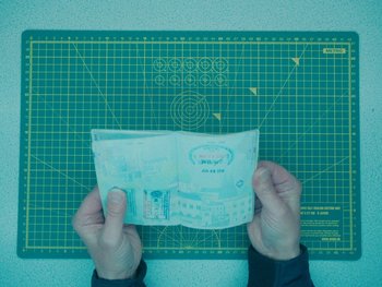 Movie still from “Stephan Moccio - Halston” (2022), directed by João Retorta – Extreme Close Up shot, Overhead angle